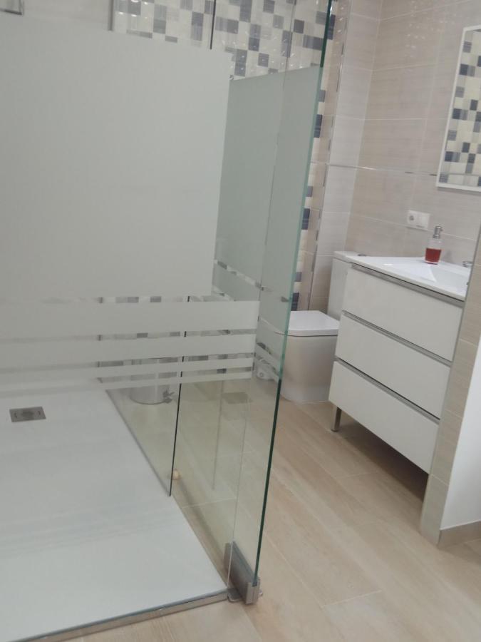 Esplendido Apartamento, Carihuela Edificio El Remo, Primera Linea *