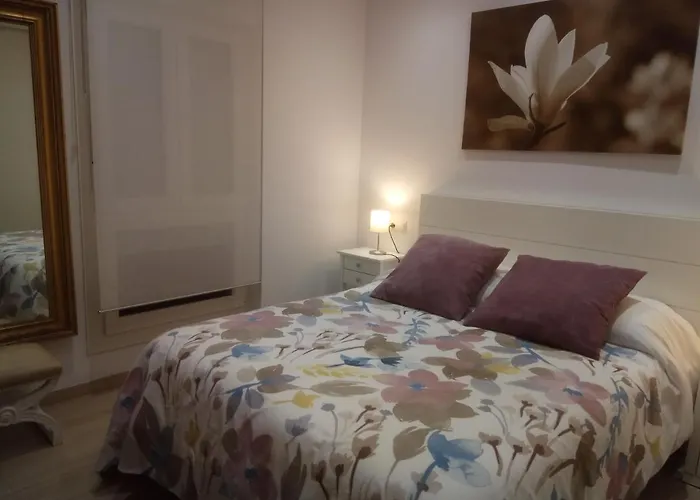 Esplendido Apartamento, Carihuela Edificio El Remo, Primera Linea