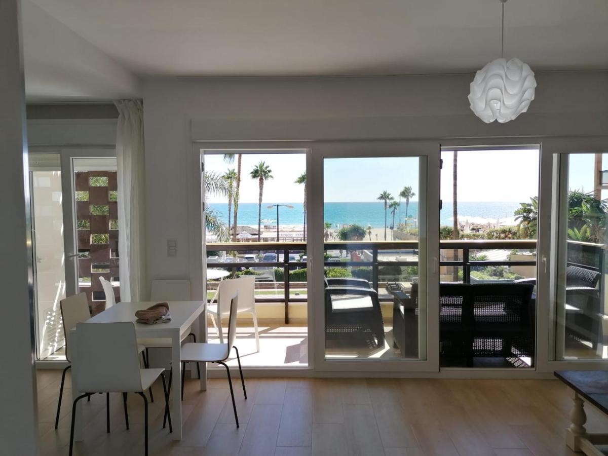 Esplendido Apartamento, Carihuela Edificio El Remo, Primera Linea